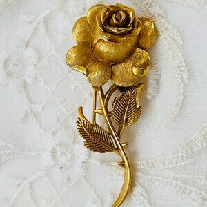 Vintage Crown Trifari Textured Rose Flower Gold Tone Brooch 1955-1969